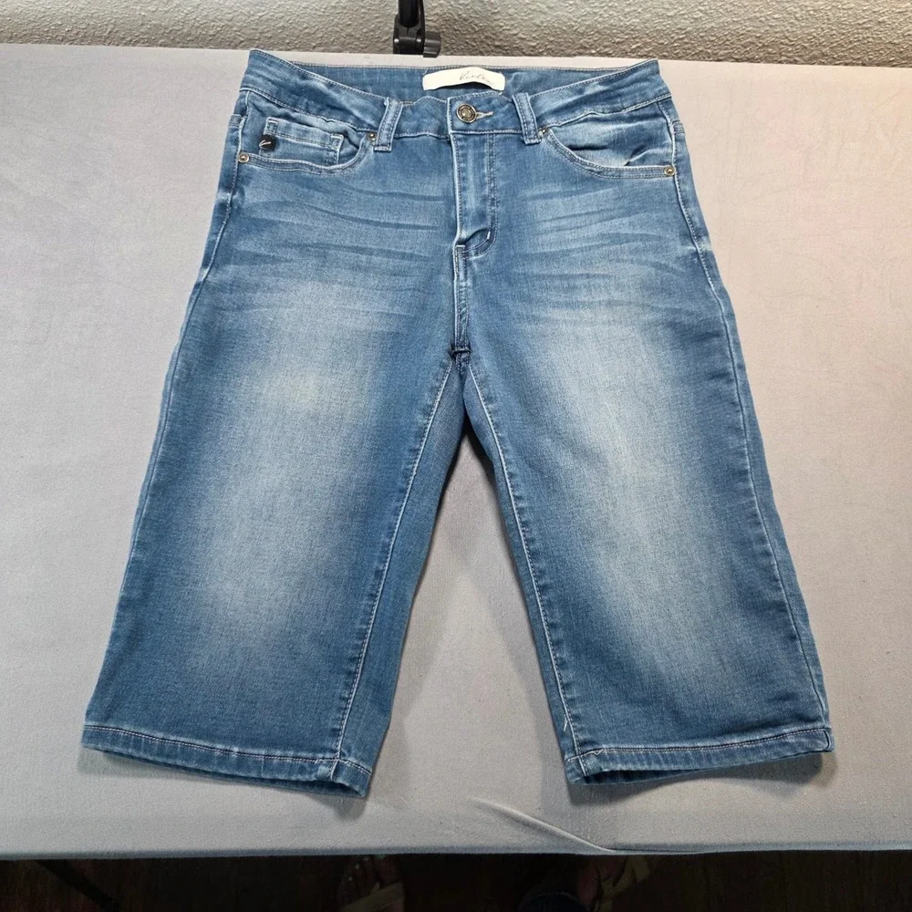 KanCan Womens Medium Wash Denim Bermuda Shorts Mid Rise Stretch Size 5 (26)